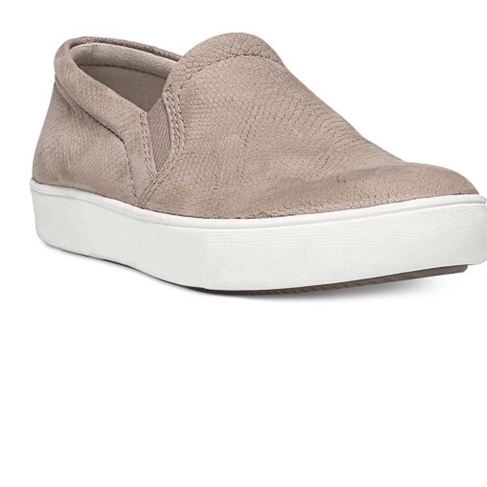 GUC Naturalizer Marianne slip on size 9.